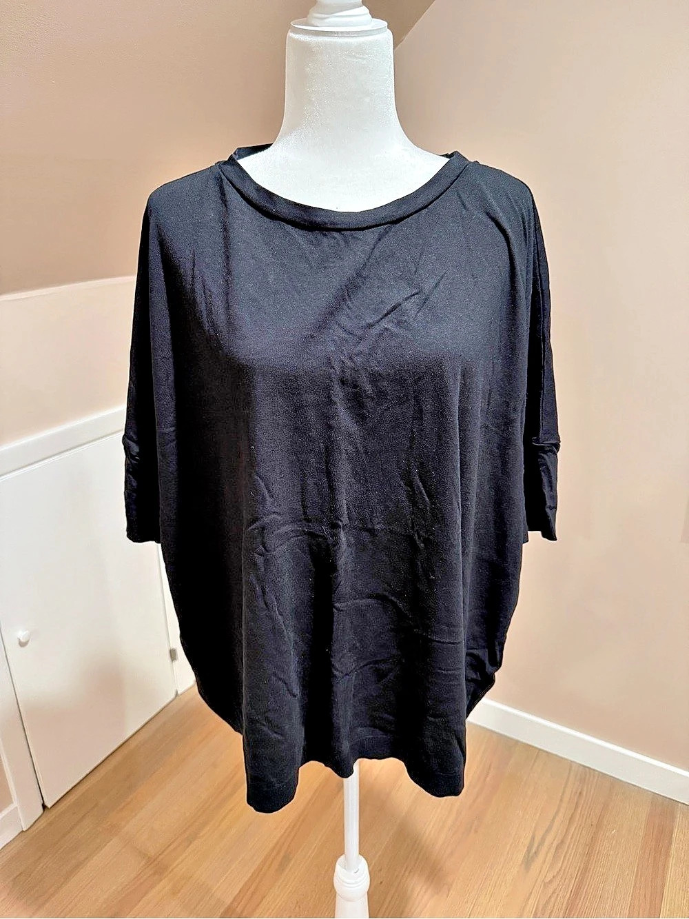 LIKE NEW Women’s AllSaints Short-Sleeve Tunic, Black, Medium